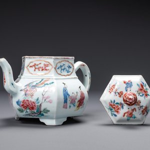 Exceptionnelle grande théière couverte de forme hexagonale en porcelaine de Chine famille rose, Yongzheng — photo 5