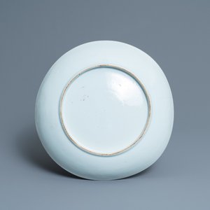Fifteen Chinese blue and white plates and three dishes with 'cuckoo in the house' design, Qianlong — photo 5