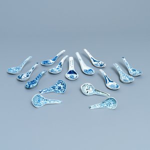 Fifteen Chinese blue and white spoons, 19/20th C. — photo 1