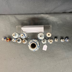 Fifteen Chinese mostly blue and white miniature vases, Kangxi — 照片 22