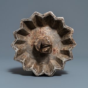 Fifteen islamic bronze and pottery oil lamps, 16th C. and later — photo 12