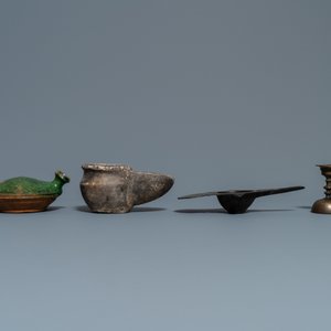 Fifteen islamic bronze and pottery oil lamps, 16th C. and later — photo 6