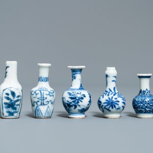 Fifteen various small Chinese vases, Kangxi — photo 5