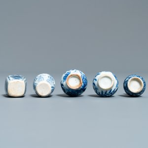 Fifteen various small Chinese vases, Kangxi — photo 7