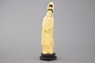 Figure chinoise de guanyin en ivoire sculpté, 19e-20e
