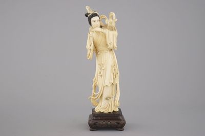 Figure chinoise de guanyin en ivoire sculpté, 19e-20e