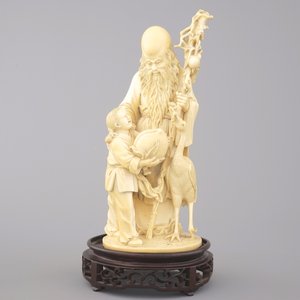 Figure chinoise en ivoire sculpté de l'Immortel Shou avec un enfant, 19e-20e — photo 1