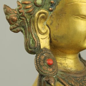 Figure de Bouddha Amoghasiddi en bronze doré incrusté de corail et de turquoise, 18e-19e — photo 12
