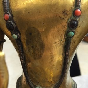 Figure de Bouddha Amoghasiddi en bronze doré incrusté de corail et de turquoise, 18e-19e — photo 19