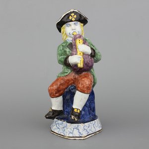 Figure de cornemuseur en faïence de Delft, env. 1800 — photo 1