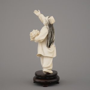 Figure de fille en ivoire sculpté, Chine, Révolution Culturelle — photo 3