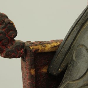 Figure de Guanyin en bronze partiellement dorée, assise sur trône en bois lacqué, dynastie Ming — photo 14