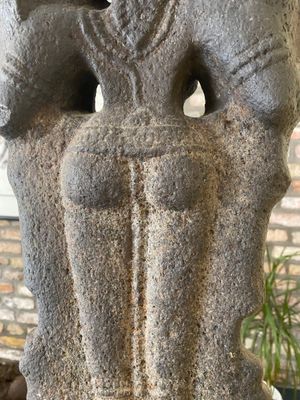 Figure de Lakshmi en pierre sculptée, Inde, 13/15ème — photo 9