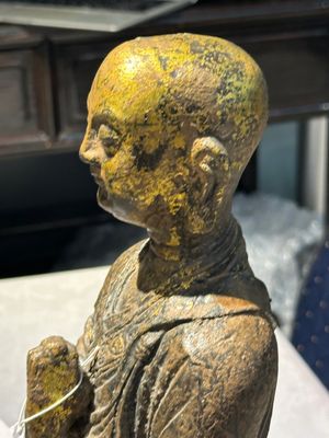 Figure de moine en fonte dorée, Chine, Ming — photo 6