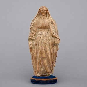 Figure d'une sainte, Maria, en albâtre, Angeleterre ou Les Pays-Bas, 16/17ème siècle — photo 1
