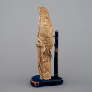 Figure d'une sainte, Maria, en albâtre, Angeleterre ou Les Pays-Bas, 16/17ème siècle — photo 2