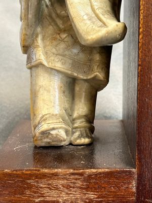 Figure polychrome en pierre stéatite sur socle en bois, Chine, 18ème — photo 10