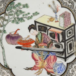 Fijn bord in Chinees porselein, famille rose, Yongzhen, 18e eeuw — foto 4