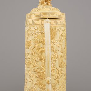Fijne Chinese gegraveerde ivoren beker met deksel, ca 1900 — foto 6