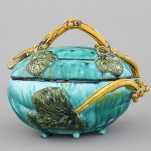Fijne meloenvormige terrine met deksel in Brussels aardewerk met turquoise fond, 18e eeuw — foto 1