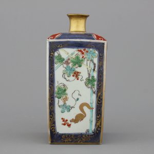 Fijne theebus in Chinees porselein, Kakiemon stijl, 18e eeuw — foto 1