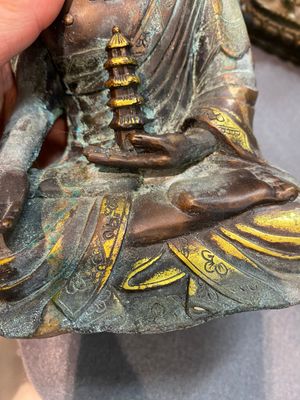 Five Asian sculptures in alabaster, bronze and brass, 19/20th C. — 照片 16