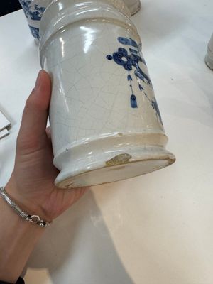 Five blue and white Dutch Delft albarello-type apothecary jars, 18th C. — photo 14