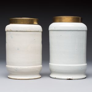 Five blue and white Dutch Delft albarello-type apothecary jars, 18th C. — photo 4