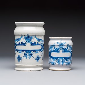 Five blue and white Dutch Delft albarello-type apothecary jars, 18th C. — photo 8