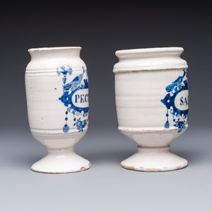 Five blue and white Dutch Delft and Brussels faience drug jars, 18th C. — photo 17