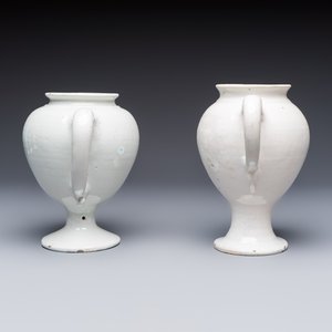 Five blue and white Dutch Delft and Brussels faience drug jars, 18th C. — photo 3