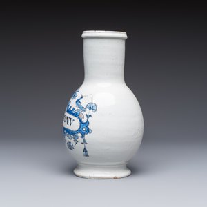 Five blue and white Dutch Delft and Brussels faience drug jars, 18th C. — photo 9