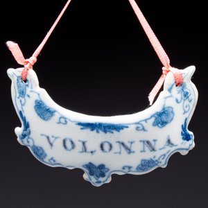 Five blue and white Dutch Delft 'Wine' labels, 18th C. — photo 10