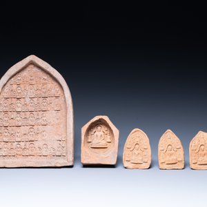Five Burmese Buddhist votive pottery plaques, Pagan Period, 11/14th C. — 照片 2