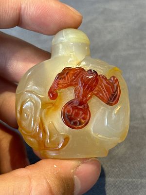 Five Chinese agate snuff bottles, 19/20th C. — foto 14
