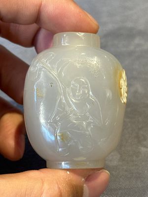 Five Chinese agate snuff bottles, 19/20th C. — foto 31