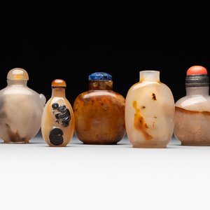 Five Chinese agate snuff bottles, 19/20th C. — foto 1