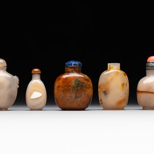 Five Chinese agate snuff bottles, 19/20th C. — foto 4