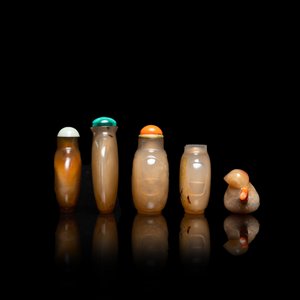 Five Chinese agate snuff bottles, 19th C. — photo 3