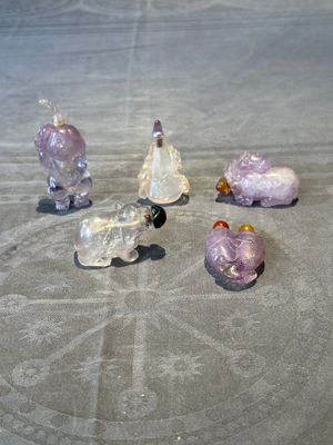 Five Chinese amethyst animal-form snuff bottles, 19/20th C. — photo 1