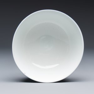 Five Chinese and Japanese blue and white wares and a cloisonné vase — foto 10