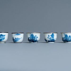 Five Chinese blue and white 'Bleu de Hue' cups for the Vietnamese market, 19th C. — 照片 5