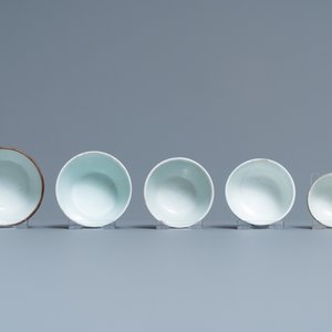 Five Chinese blue and white 'Bleu de Hue' cups for the Vietnamese market, 19th C. — 照片 7