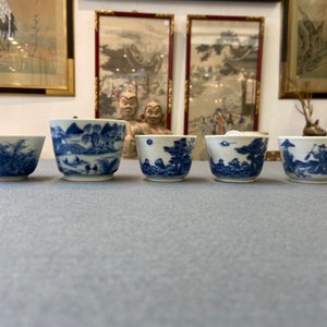 Five Chinese blue and white 'Bleu de Hue' cups for the Vietnamese market, 19th C. — 照片 8