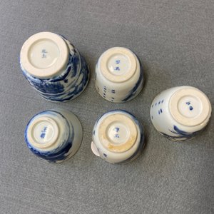 Five Chinese blue and white 'Bleu de Hue' cups for the Vietnamese market, 19th C. — 照片 10