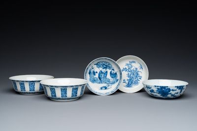 Five Chinese blue and white bowls, 19/20th C.
