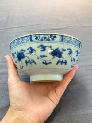 Five Chinese blue and white bowls, Kangxi and later — 照片 24