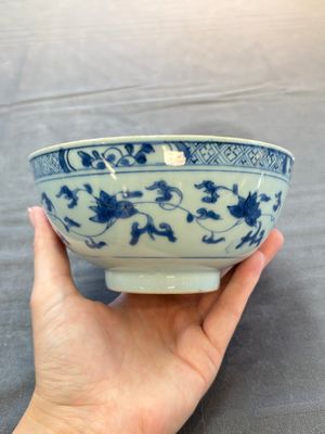 Five Chinese blue and white bowls, Kangxi and later — 照片 25