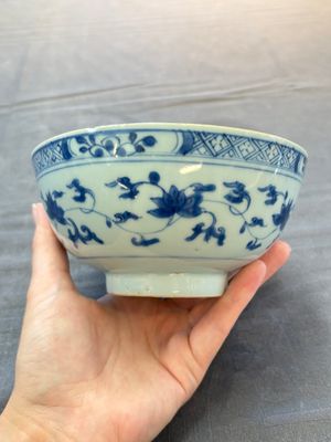 Five Chinese blue and white bowls, Kangxi and later — 照片 26