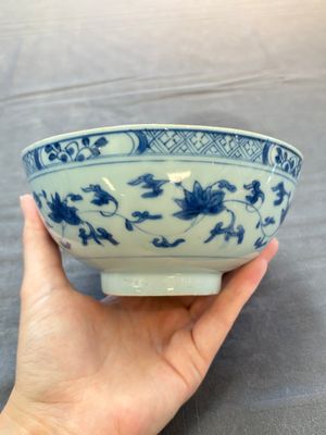 Five Chinese blue and white bowls, Kangxi and later — 照片 27